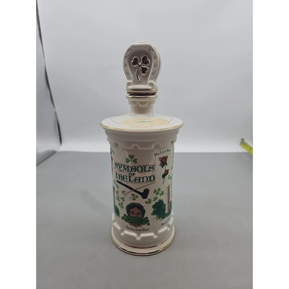 The Symbols  of Ireland DECANTER Old Commonwealth Collectors Whiskey 1985 Limite